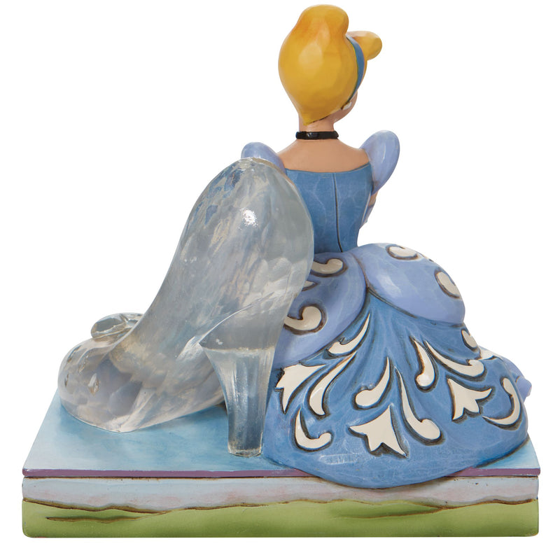 Figurine Cendrillon et sa pantoufle de verre - Disney Traditions